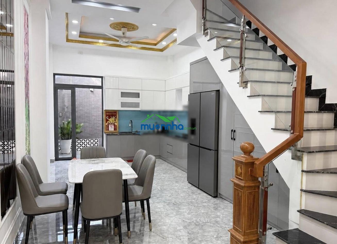 Bán nhà kinh doanh chợ rạch ông, đường âu dương lân, ngang 4m, tặng nội thất có lửng giáp quận 1 - 4