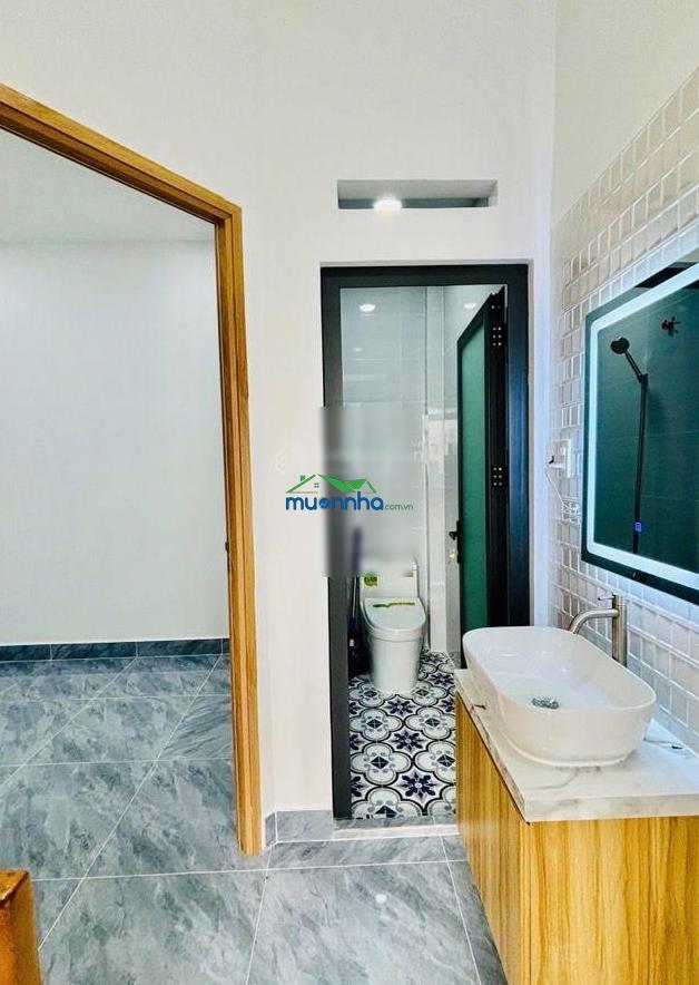 Nhà đẹp - 2 tầng - sát bên hẻm xe tải - trung tâm quận 6 - gần 25m² - hơn 3 tỷ