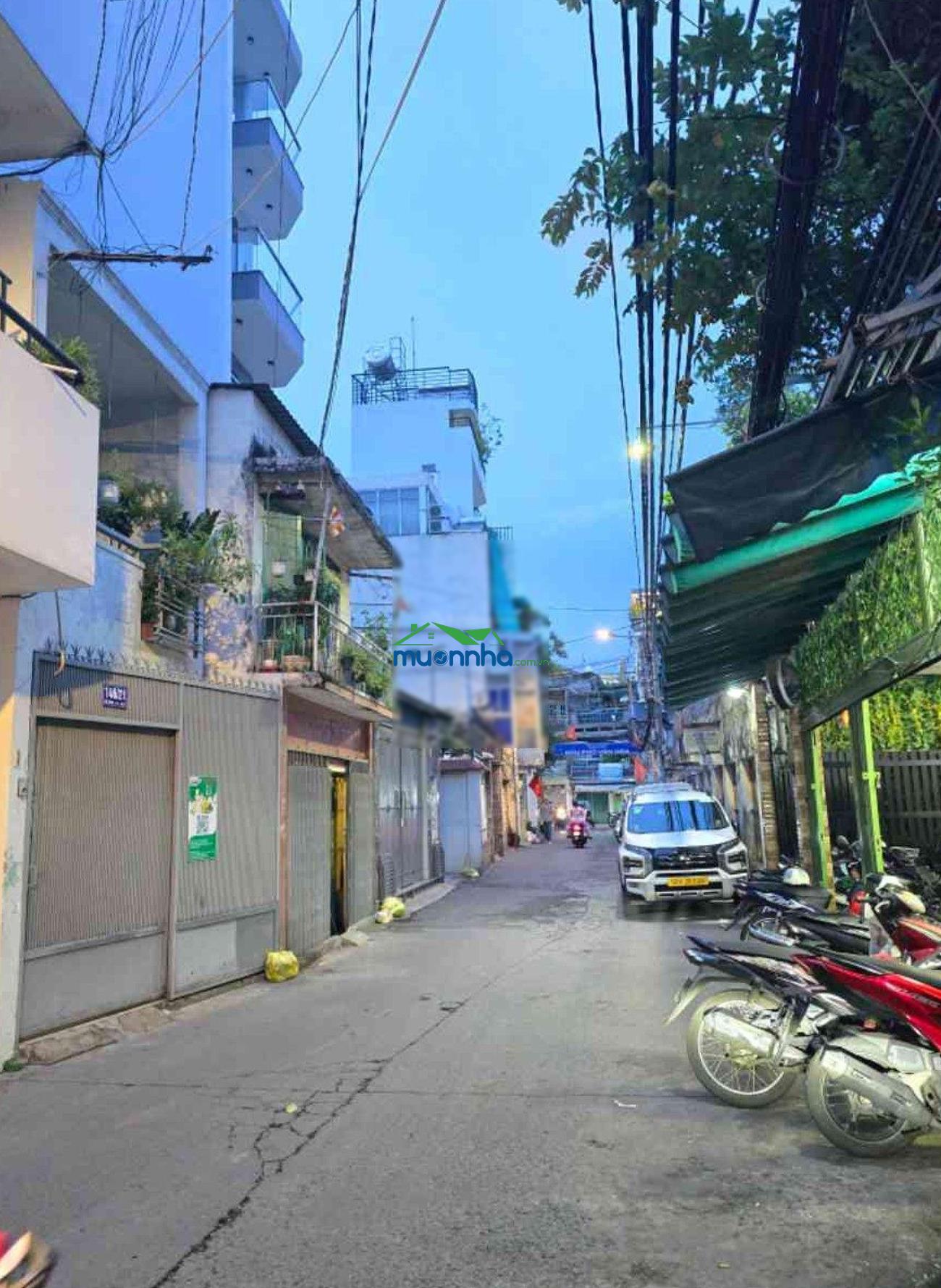 Vũ tùng - ngay chợ bà chiểu 4 tầng - 3.712m - 4pn - hẻm to dân trí 3.5 m - dòng tiền 15tr/tháng
