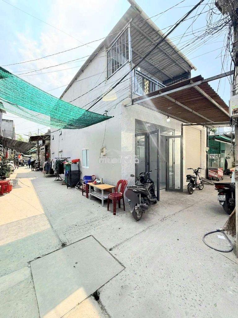 Bán nhà 6d   dt: 4*12m 1 lầu 3pn đường 4m 2w