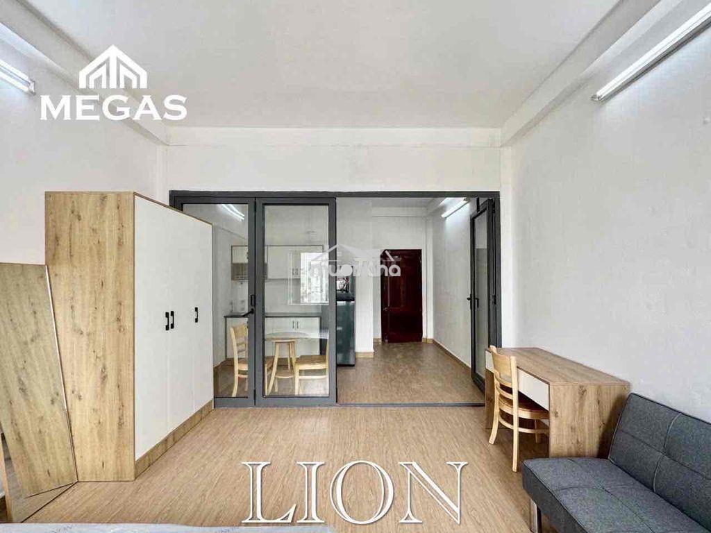 Cho thuê 1pn ban công rộng 40m2 ngay toà nhà viettel - 2