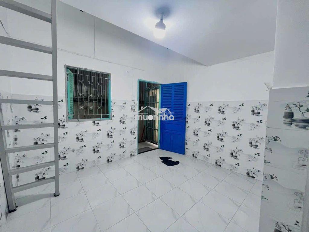 Cho thuê phòng trọ giá rẻ có máy lạnh gác cao ngay nguyễn tất thành - 3