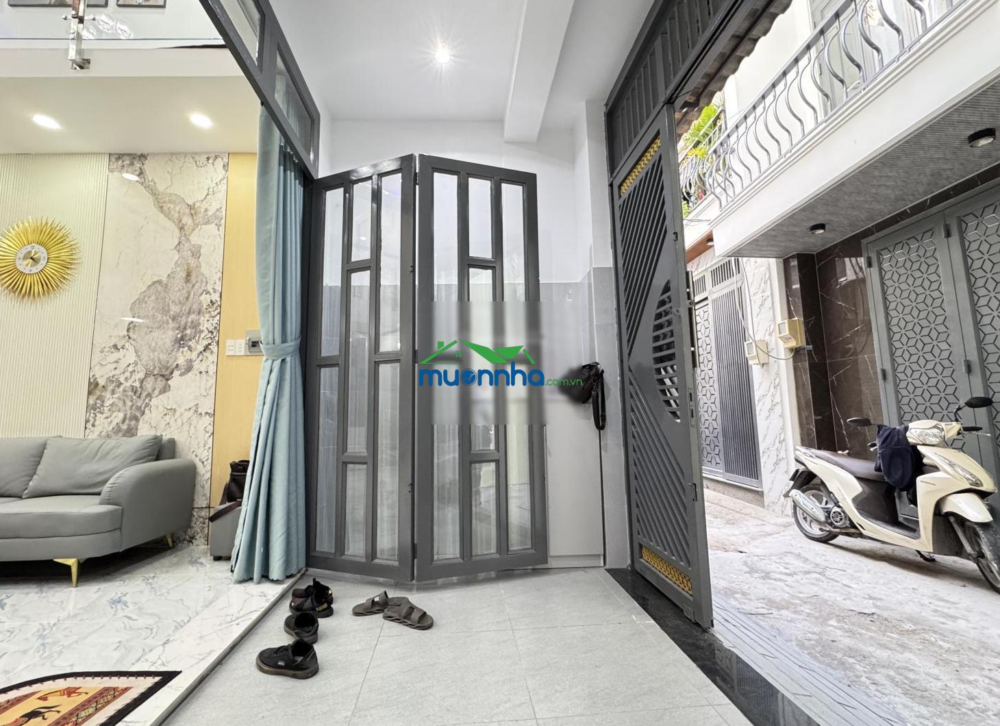 Vô cùng thơm - rất rẻ - đất tặng căn nhà 4 tầng lầu - hoàn công đủ - cạnh siêu thị emart 2 - 3