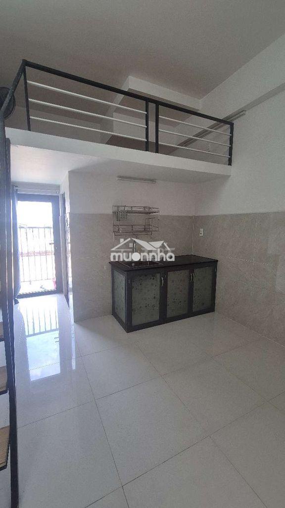 Phòng trọ ban công có gác, mới , đẹp đường nguyễn văn quá