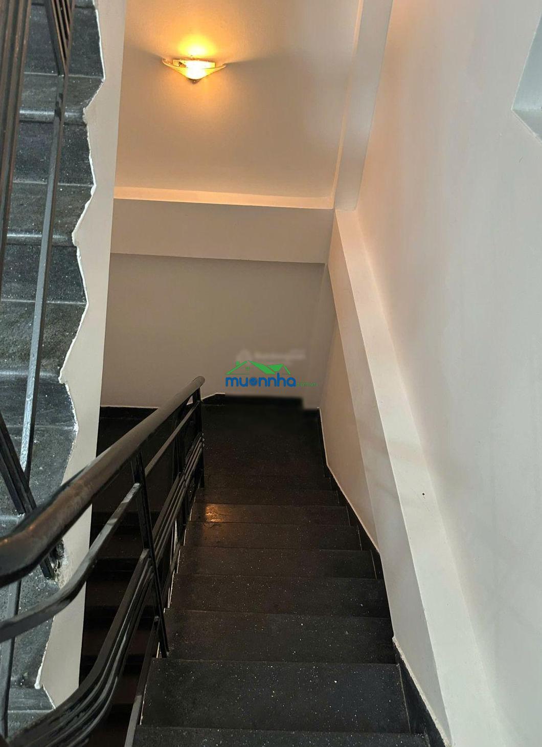 Bán nhà khu phố tây hẻm xe hơi, 4 tầng, 40m². dòng tiền 25 triệu / tháng. giá 9,399 tỷ.