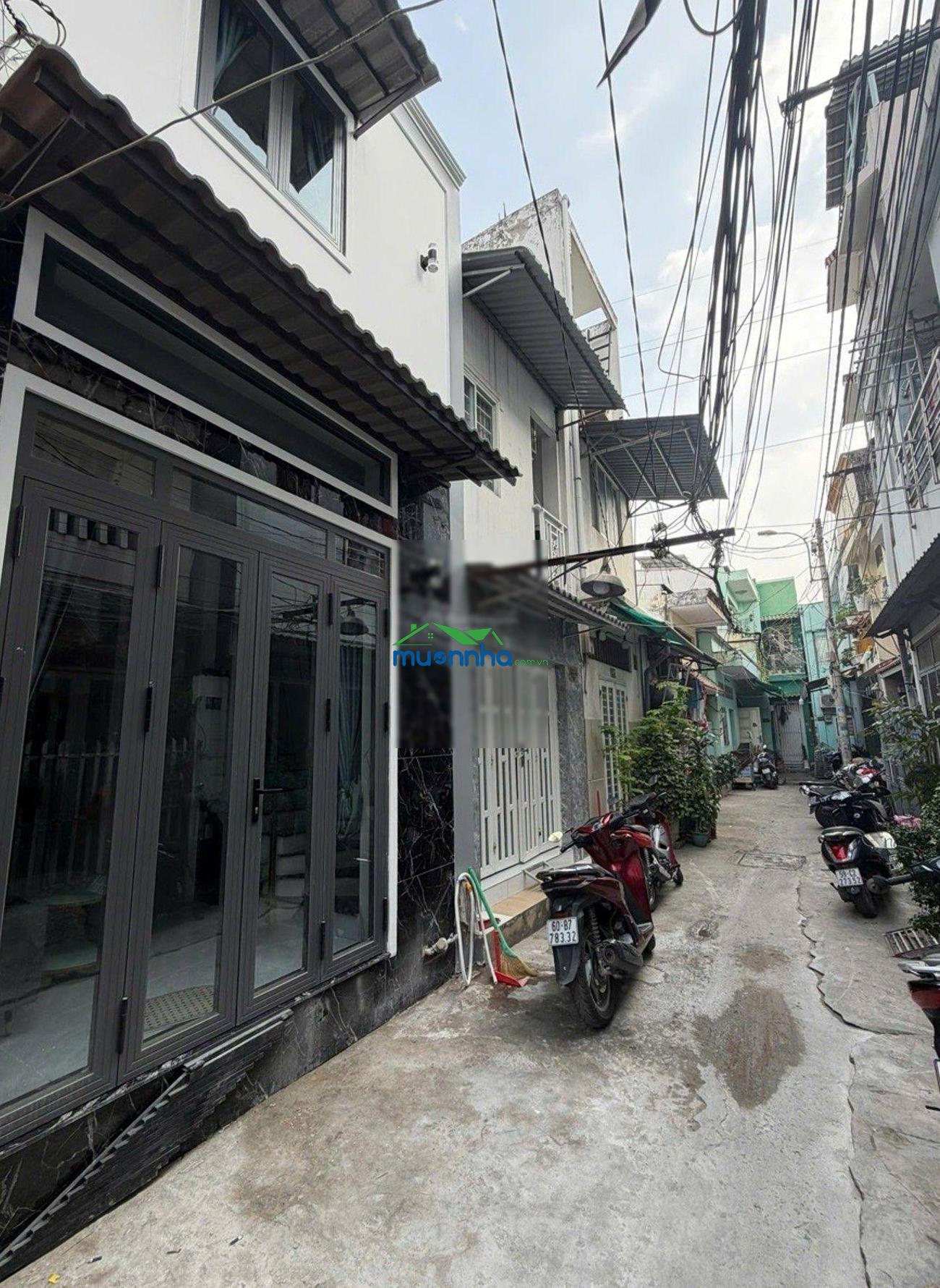 Quận 7 - cách q1 10 phút - 3 tỷ 480 - ngang 4m - hẻm 4m 1 sẹc - 3pn - 3