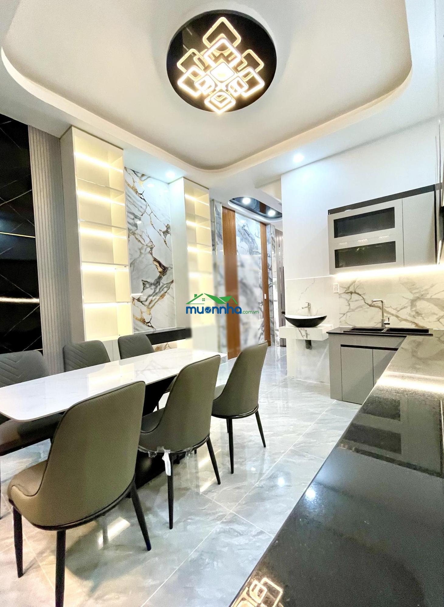 7 tỷ 950 nhà 4 tầng sân thượng 5pn + 4pn đường lê văn việt quận 9