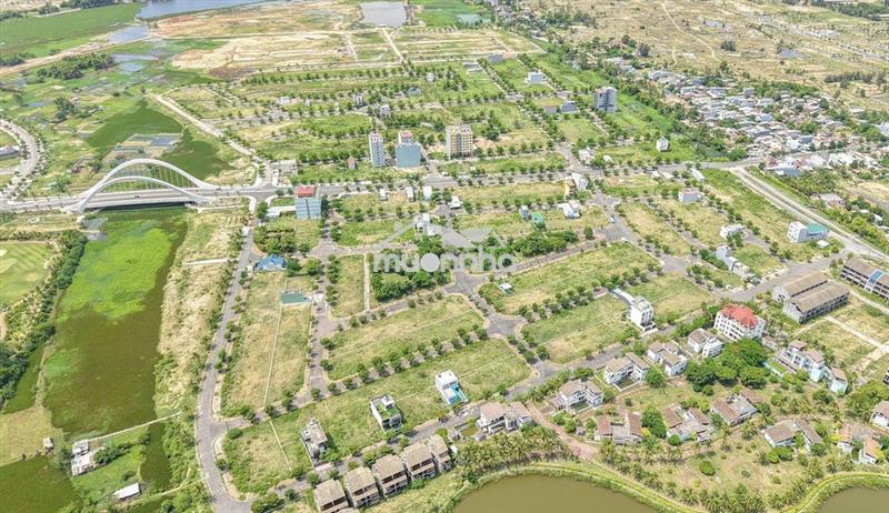 Kdt sentosa. lô góc trục thông đường 27m và 7m5, s: 127m2