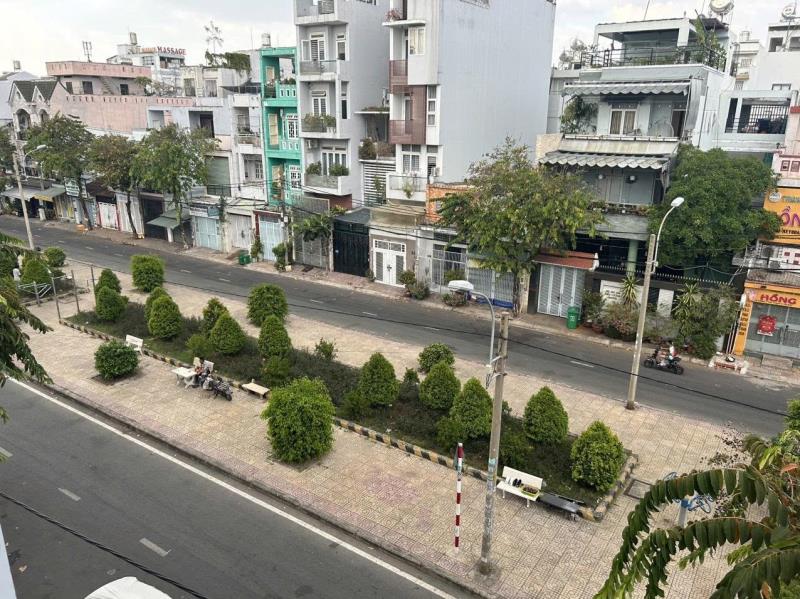 Chdv ban công gần chợ nguyễn sơn - 4