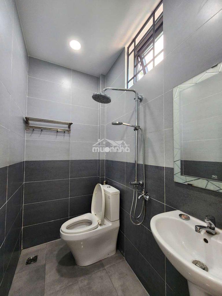 Nhà 1 trệt 2 lầu sân thượng đường xe tải - 3
