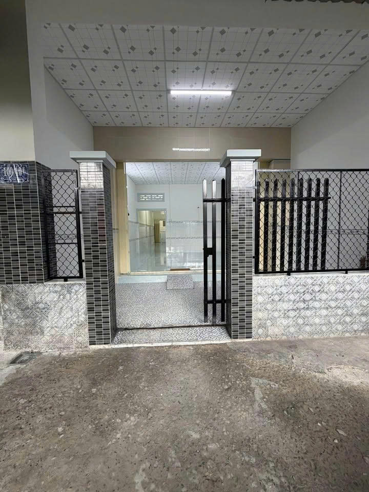 Nhà ngay kdc tân phú trung, củ chi cần tiền nên bán gấp 127m2 930trieu sổ hồng riêng