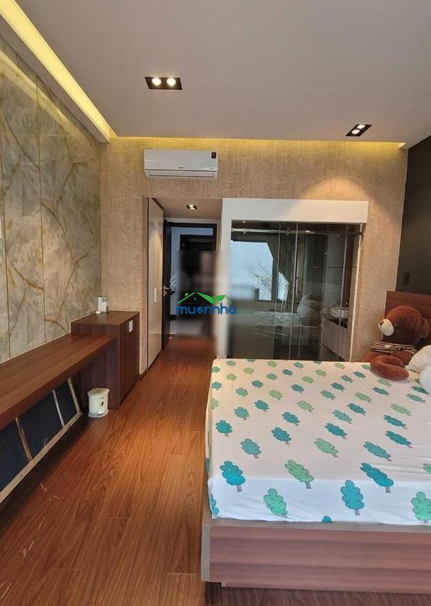 Xe hơi ngủ trong nhà bán nhà nguyễn xí, 4x15m, 2 lầu sát mặt tiền đường