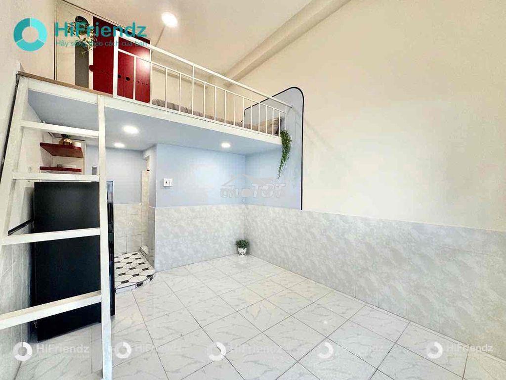 Khai trương dự an mới gác cao đứng được - gigamall - đh luật - 2