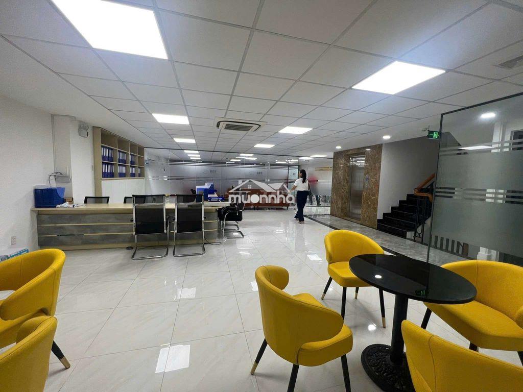 Tòa văn phòng 1200m2 - 2
