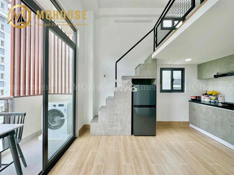 Trống 1 phòng gác ban công full nội thất ngay công viên làng hoa