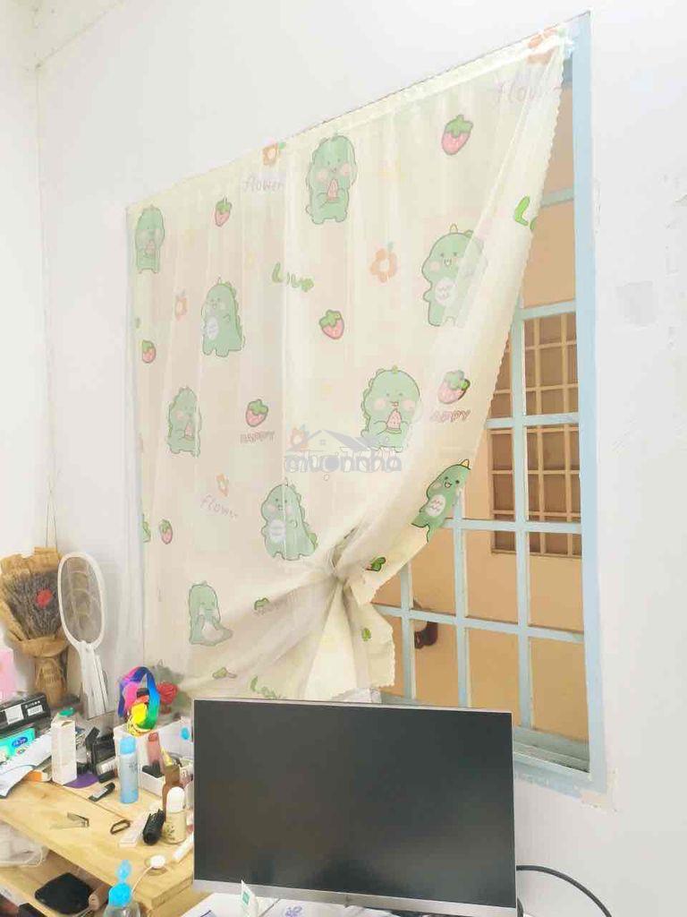 Phòng ban công giá rẻ. phú nhuận