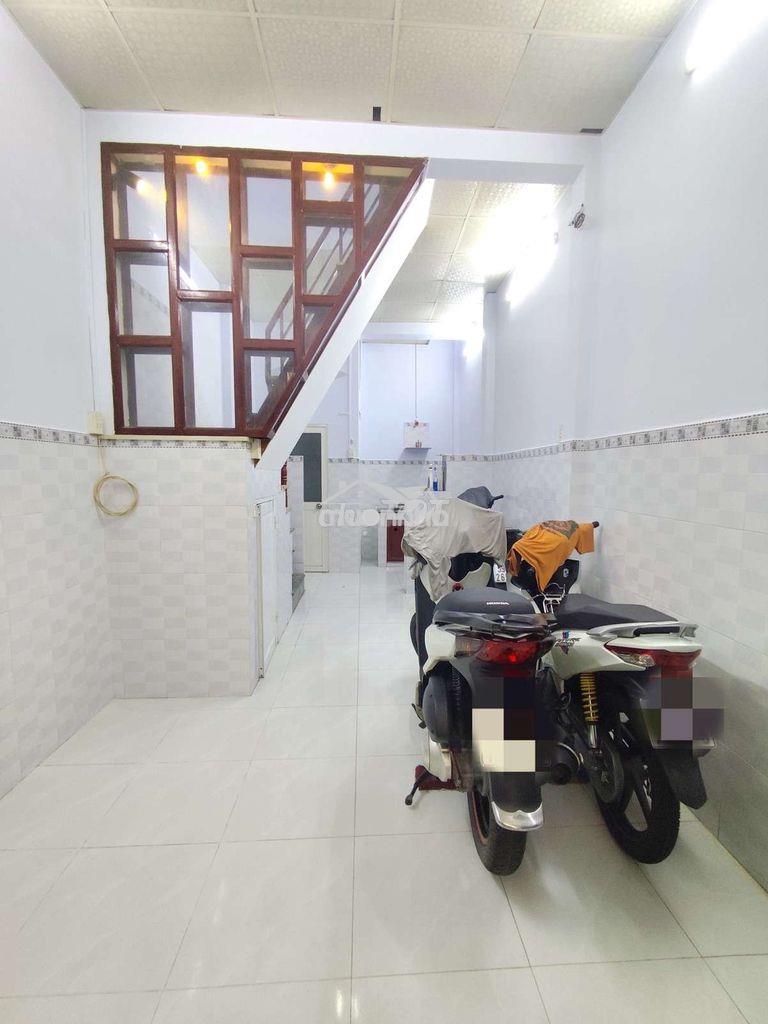 Chính chủ gấp bán nhà quận 5.