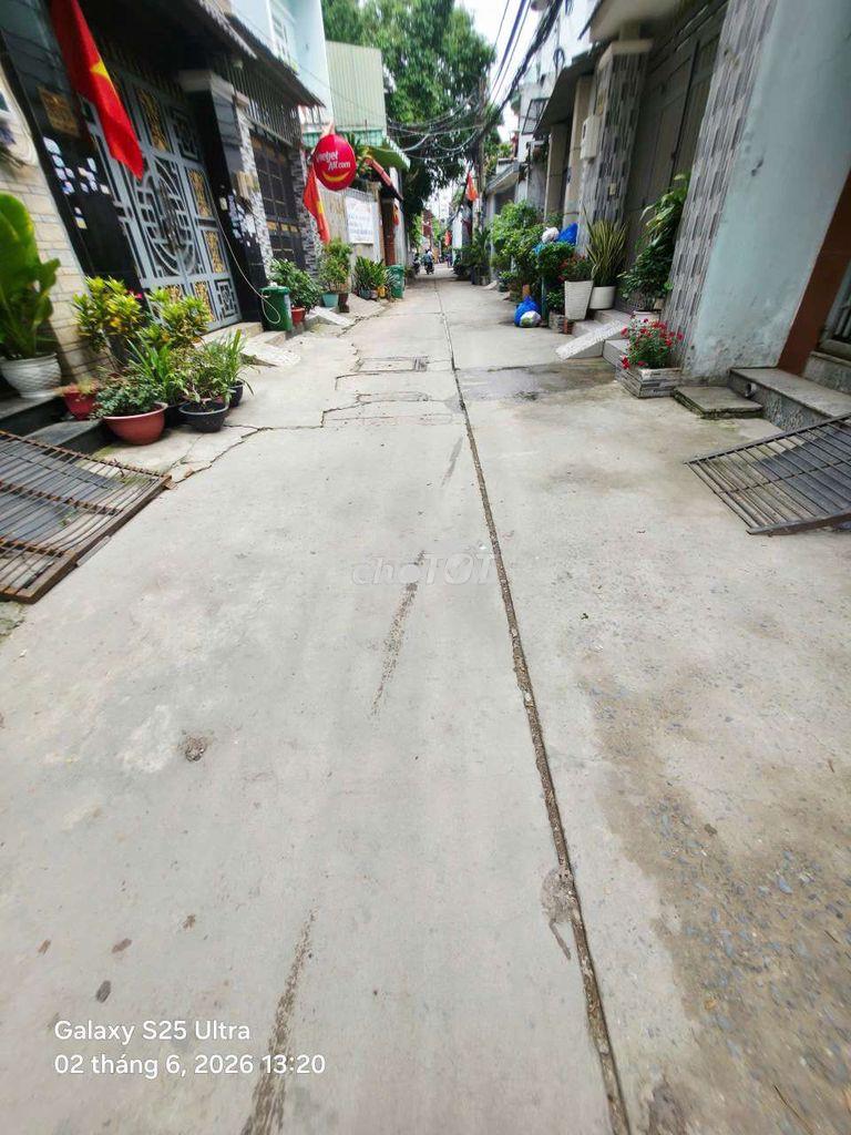 Đang sơn mới 4 phòng 4,5 x 20m - 4