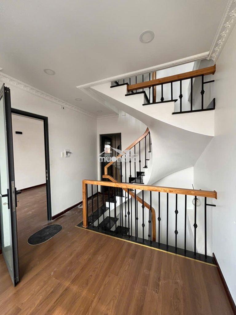 Cho thuê nhà hxh thành thái,q10.dt:6x7m 5 tầng mới(5pn+5wc)  - 4