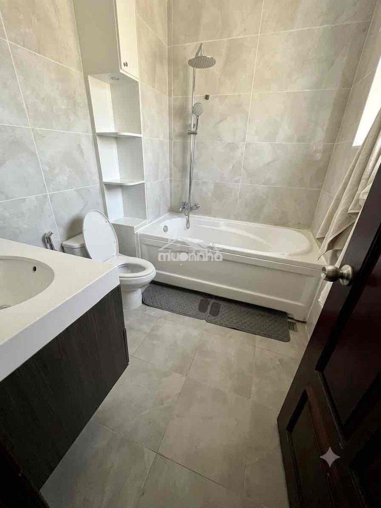 Cho thuê phòng 35m2 ban công, 439 hòa hảo q10 - gần uef, y - 2