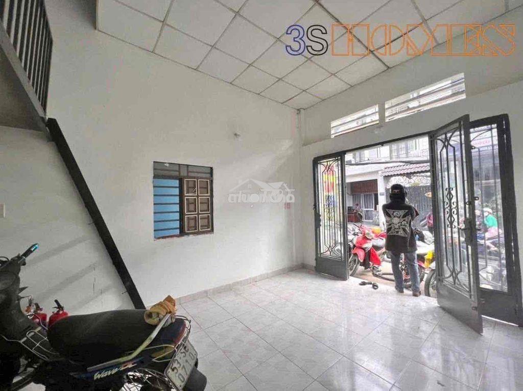 Kiot - hẻm rộng xe đông - có gác lửng - 4