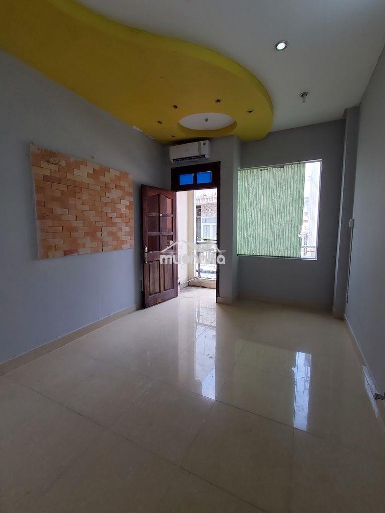 Phòng 23m2 có bancol, máy lanh, wc riêng - âu dương lân q3 giá tốt