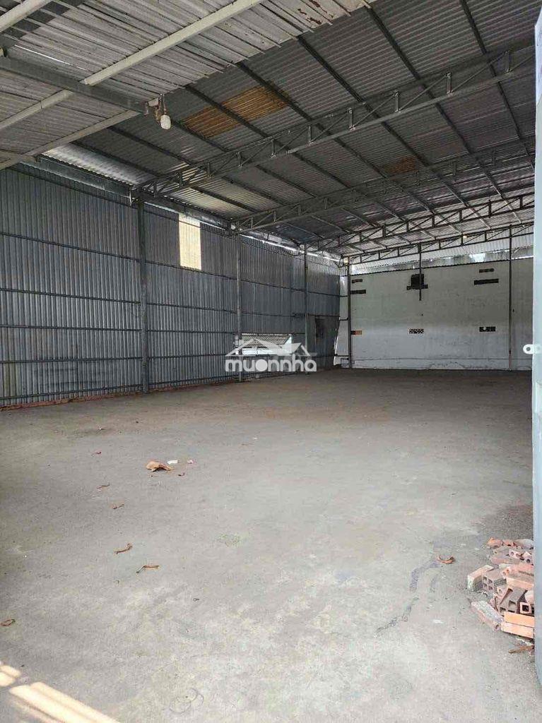 Cho thuê kho-xưởng dt:270m2- giá:14 triệu/tháng