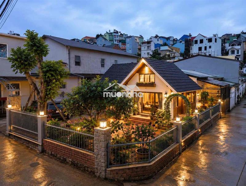 🏡 Cần bán nhà đất 2 mặt tiền trung tâm đà lạt  📍 vị trí: đường nguyễn