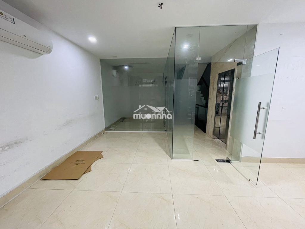 Mặt bằng tầng vp, trang bị sẵn vách kính, có hầm để xe, thang máy - 2