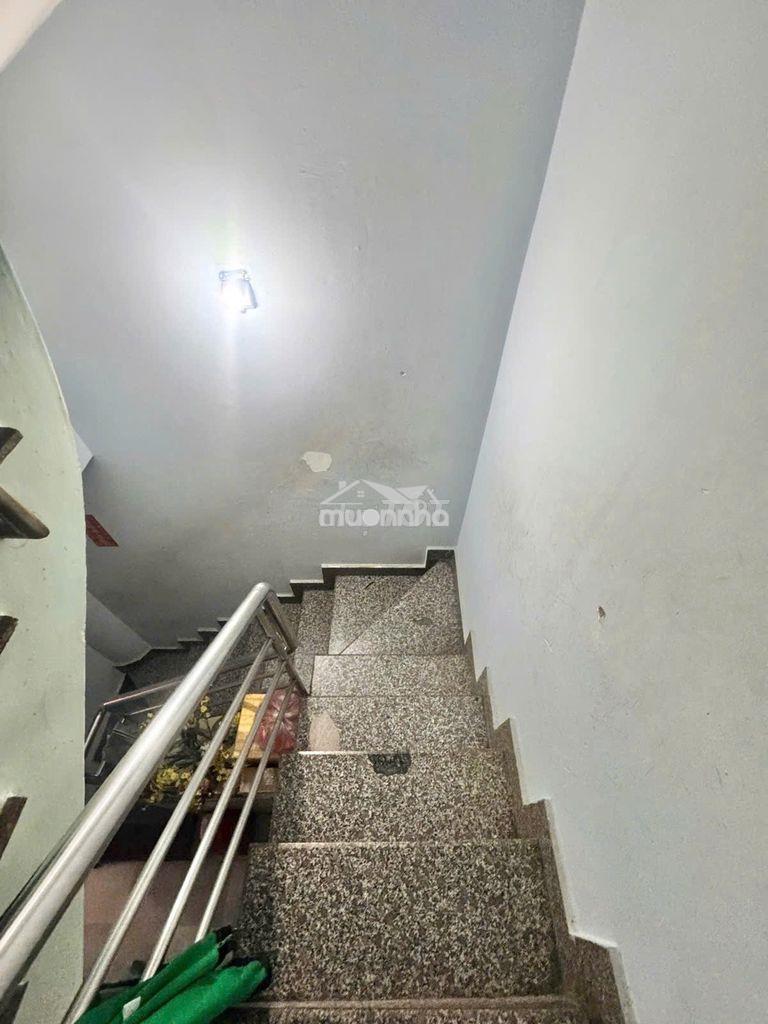 Hém 8m 100 bình thới - 3 tầng - 117m2 - 8 phòng 8 wc - dòng tiền  q 11 - 3