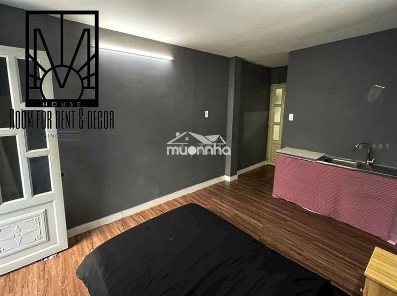 Bán nhà hxh đường phan đăng lưu, 3 tầng, 6 phòng ngủ, giá : 6,5 tỷ