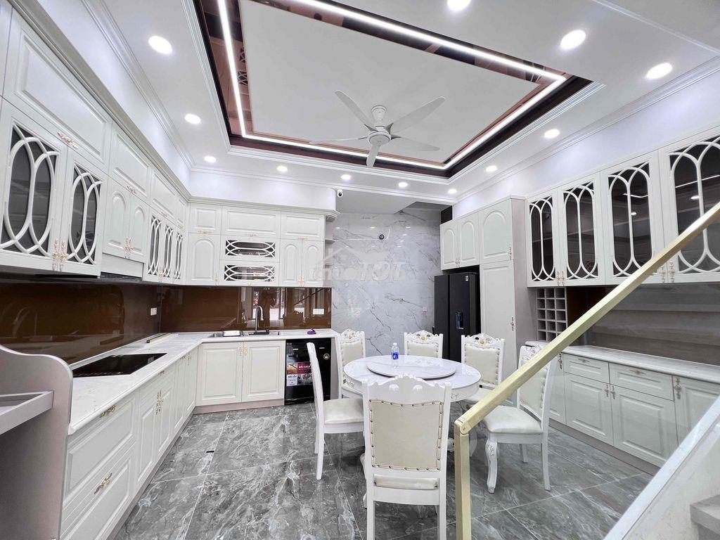 Giá sốc! mặt tiền hai bà trưng dĩ an 92m2- 5 tầng thang máy - - chỉ - 4
