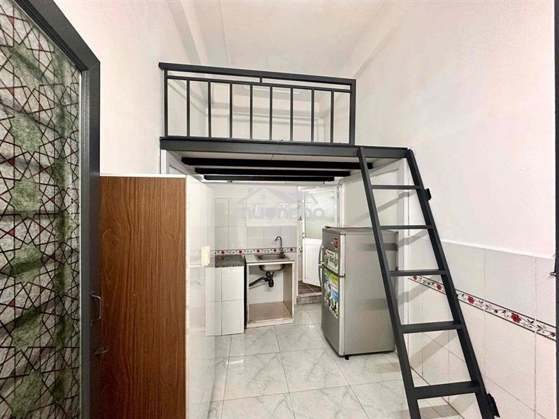 Cho thuê phòng gác cao - full nội thất ngay gần ngã tư bốn xã
