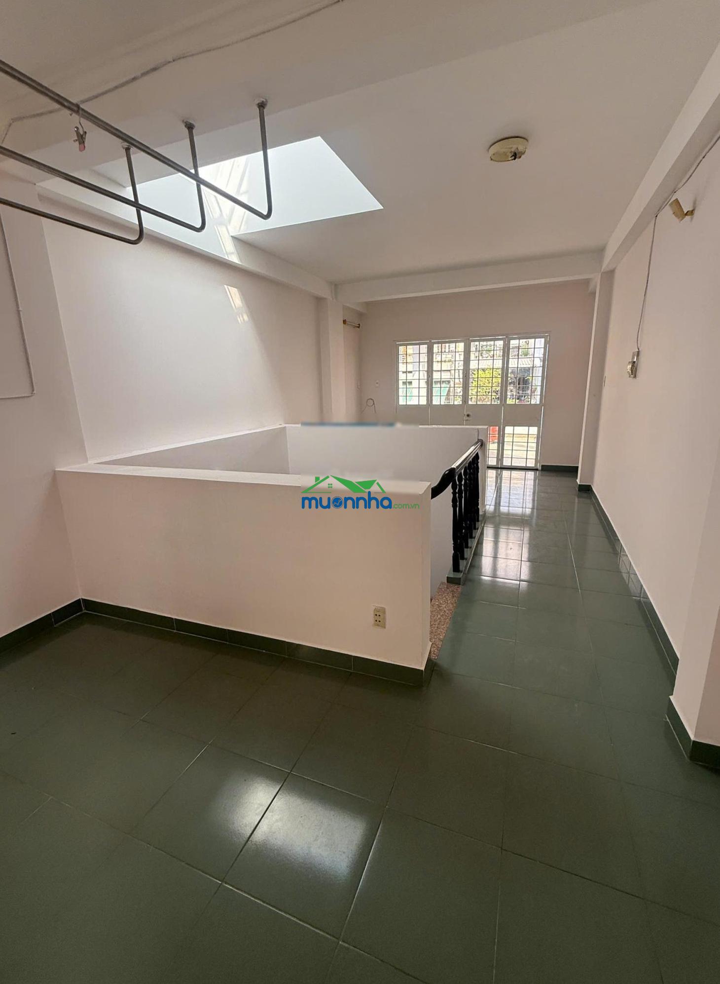 Hot! giảm nhanh gần 2 tỷ - khu bàu cát - diện tích 4x15m - tiện xây mới giá chỉ 9 tỷ hơn