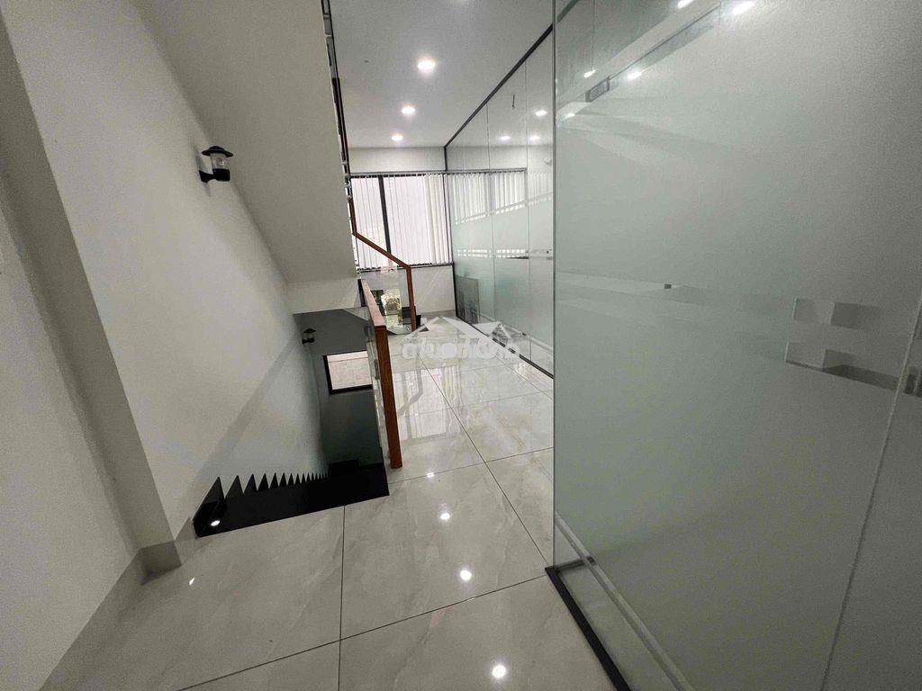 Nguyên căn 5x20m (hầm 4 tầng) mặt tiền đường lớn, có máy lạnh giá 35tr - 2