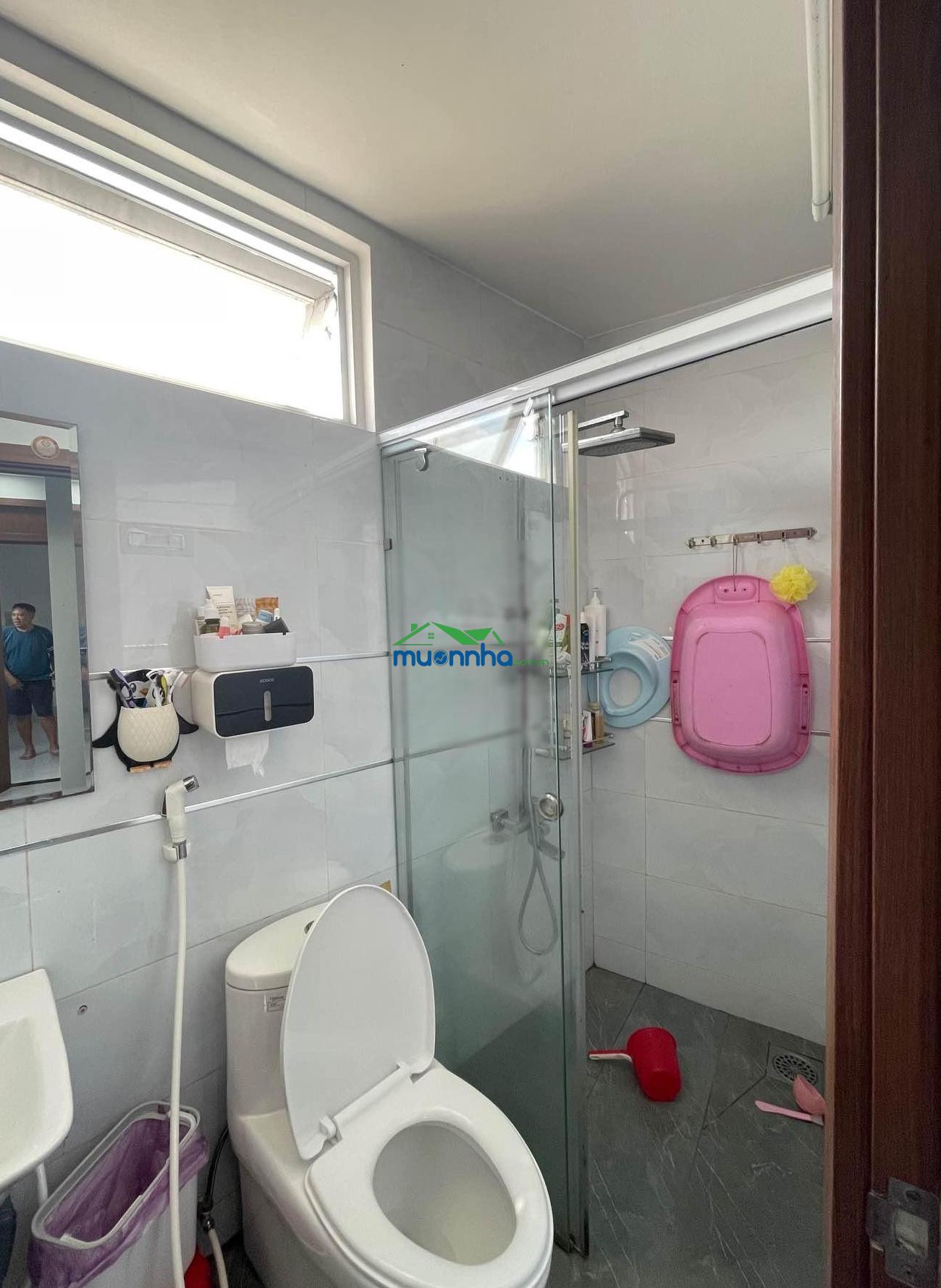 Nhà tân bình hẻm xe hơi tới cửa gần ga t3. cần bán nhà tại đường hoàng bật đạt, phường tân sơn - 4