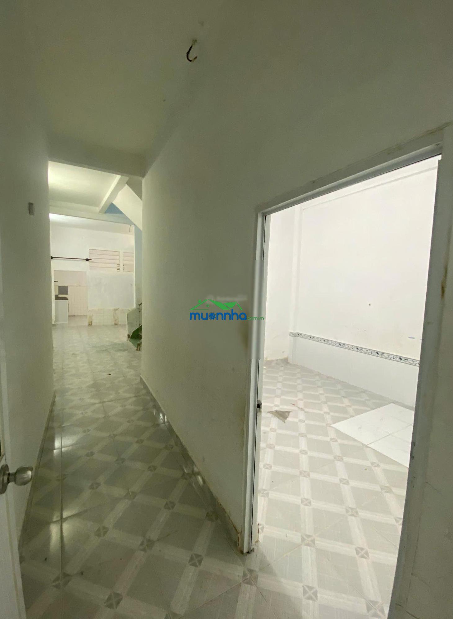 Hẻm xe tải đỗ cửa, cách mặt tiền chỉ 30m, 4,5x20m, nhà cũ khu vực xây mới được 6 tầng có hầm
