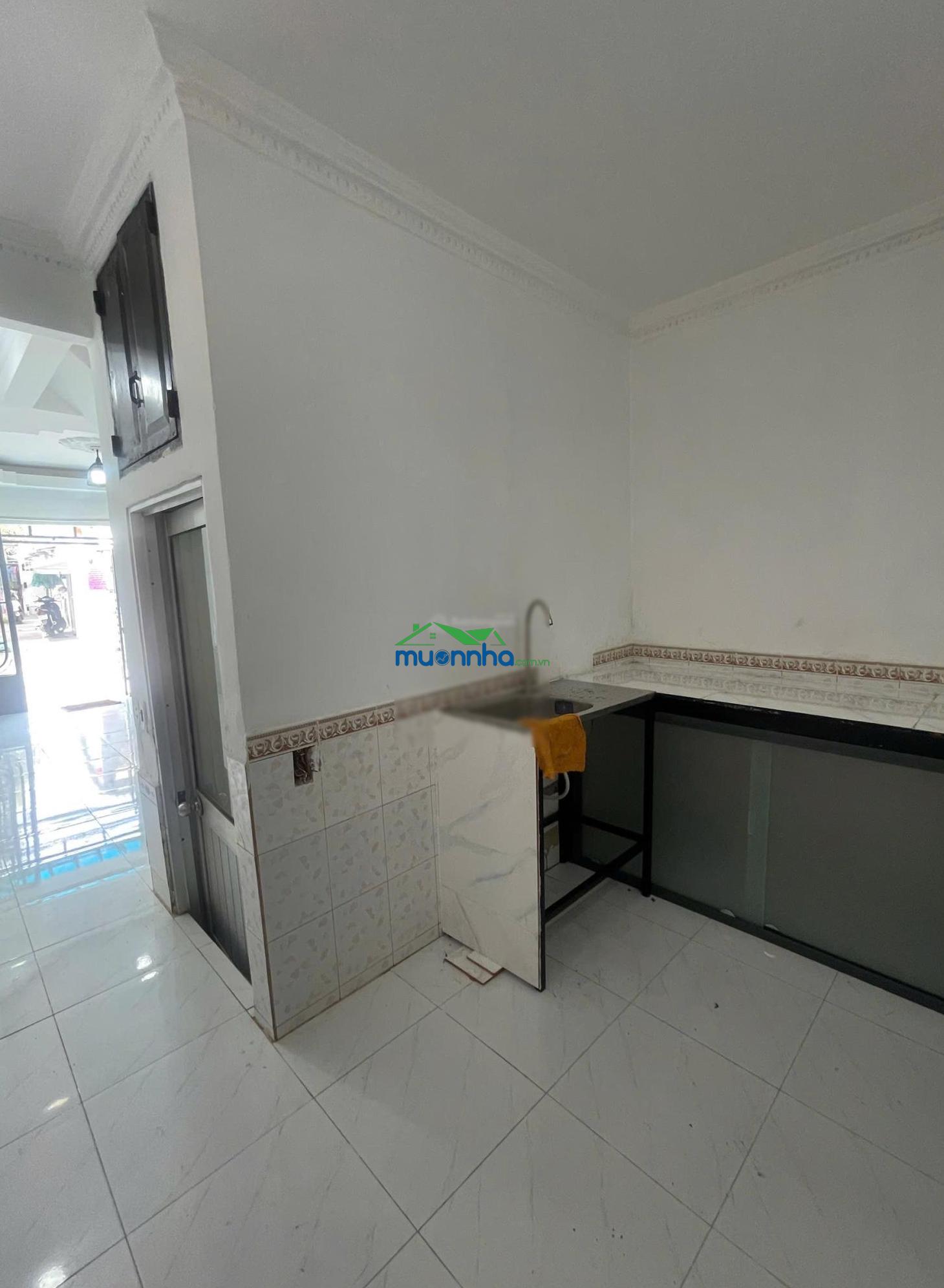 3 tỷ 690 - hẻm 4m - thẳng 1 trục - cách htp chỉ 20m - phú thuận q7 - cách nguyễn thị thập 400m - 3