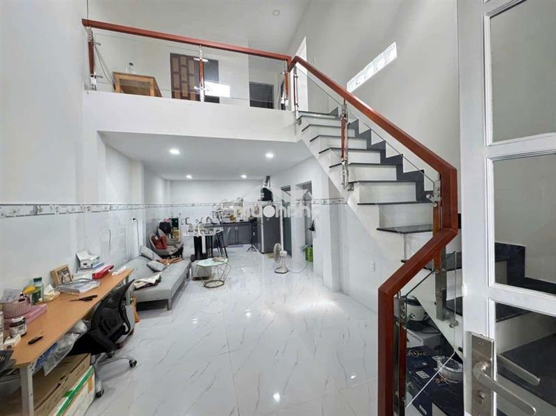 Lâu lâu mới có căn ô tô khu vực lê văn việt 3 pn