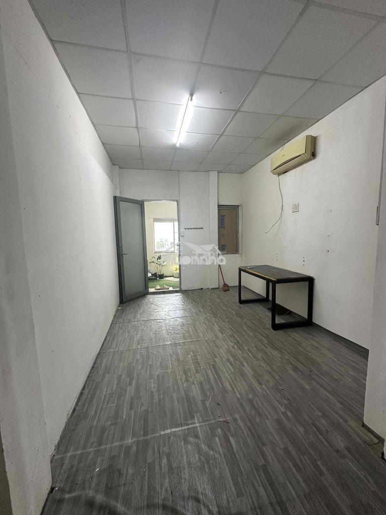Phòng ban công lớn quận 10 - 3