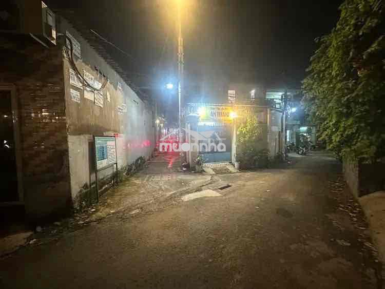Nhà cấp 4 (103m2) sau lưng đại học ngân hàng giá *** khu vực - 3