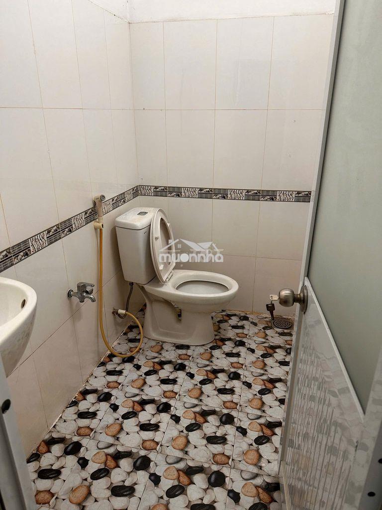 Nhà thuê cmt8 quận 3 2pn 2wc - 2