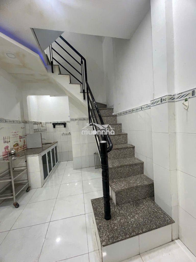 Nhà 3 tầng trung tâm q1 - 3,4 tỷ - 4
