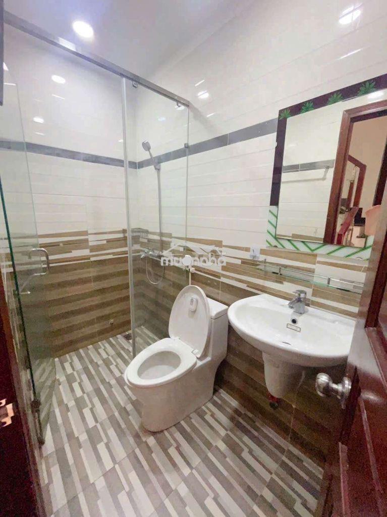 Cho thuê nhà hẻm vip 57 tô hiệu, 4x16m, 3 lầu, 5pn, 4wc, giá 16 triệu - 3