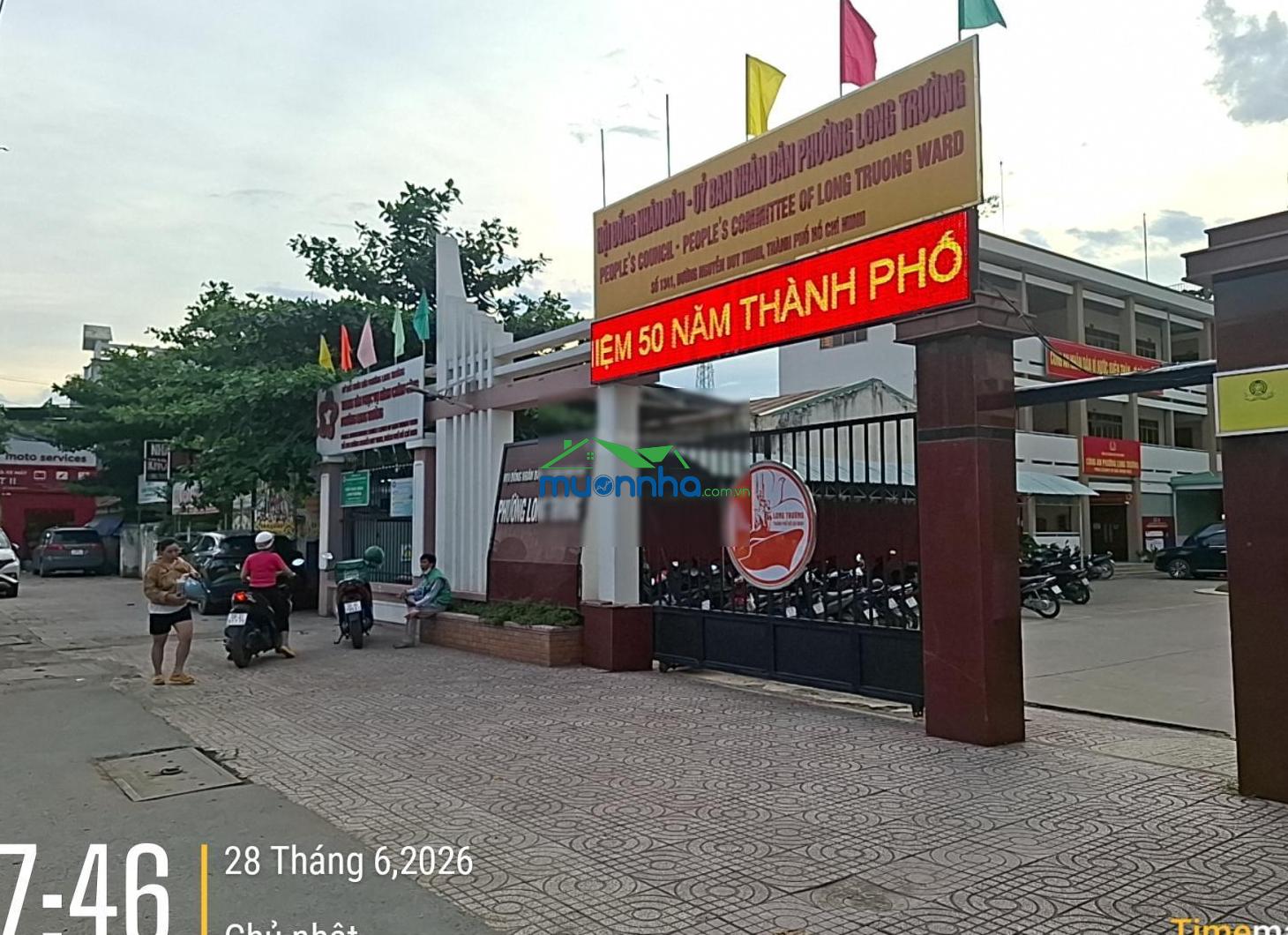 Nhà 3 tầng, anh chị đang tìm một căn nhà vừa ở vừa kinh doanh tại q9 thì không nên bỏ qua căn này. - 3