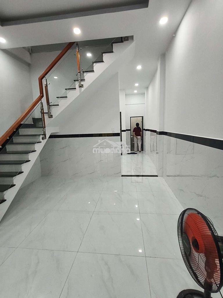 Nhà mới đẹp gần chợ hiệp bình, 2 tầng 4pn 10tr/tháng, ở gđ, làm vp - 2