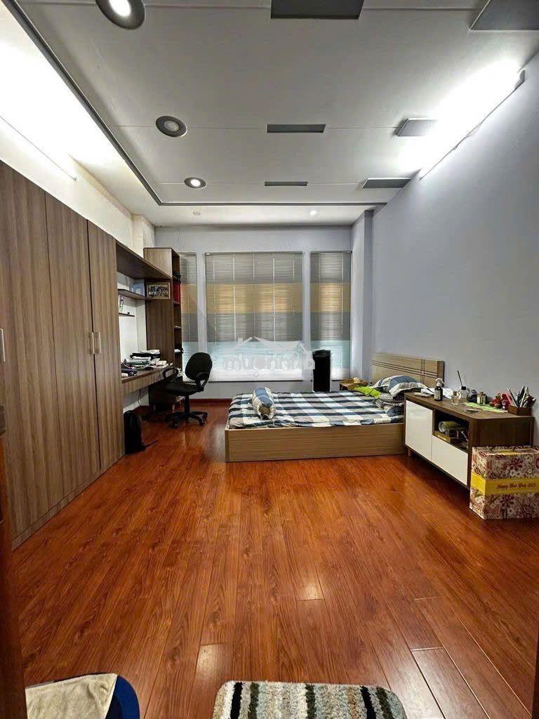 Nhà đẹp đang tiện cho thuê vào ở ngay