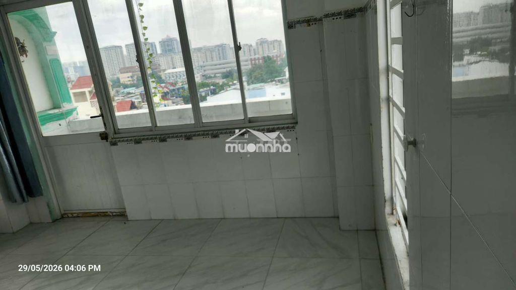Phòng bancon thoáng mát. nhiều cửa số không khí lưu thông - 3
