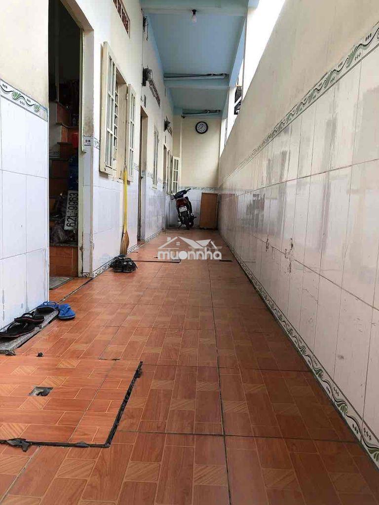 C/thuê nhà mini nguên căn hẻm ôtôcó chổ đậu xe ôtô trước nhà  có nước