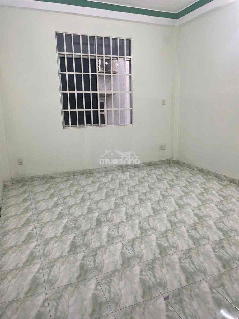 Phòng ngay đường trần văn kiểu, khu binh phú, q6